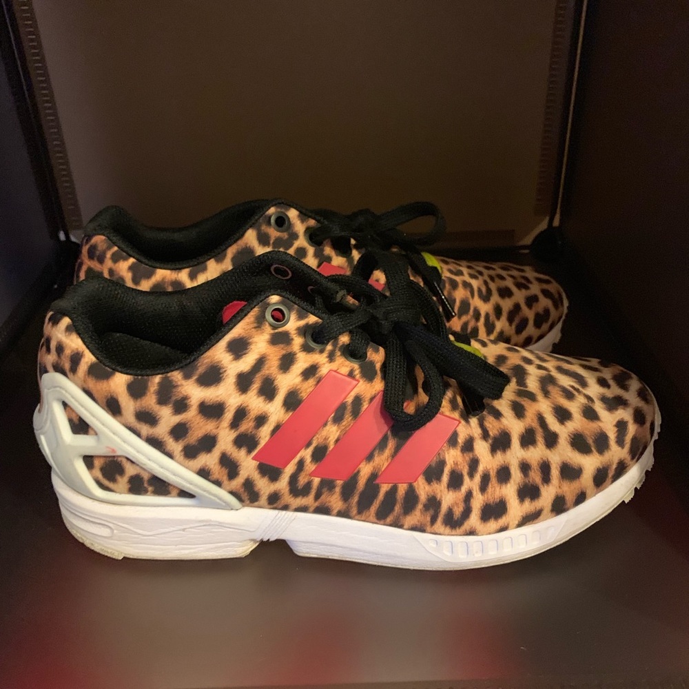 Adidas ZX Flux Sneakers in Leopard print & pink